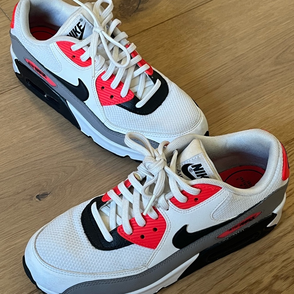 Nike Air Max White and Red Sneakers W 7.5